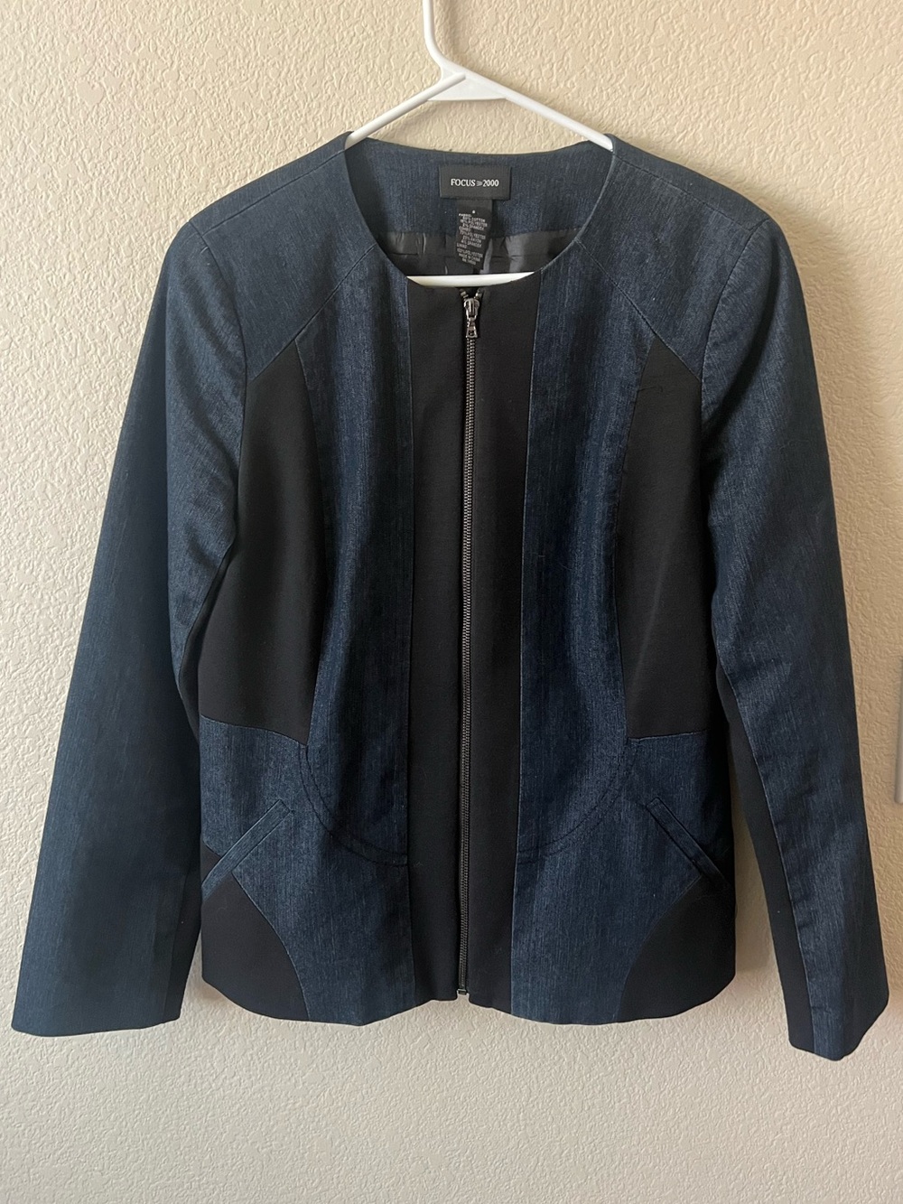 Focus 2000 Women's Navy and Black Zip-Front Blazer